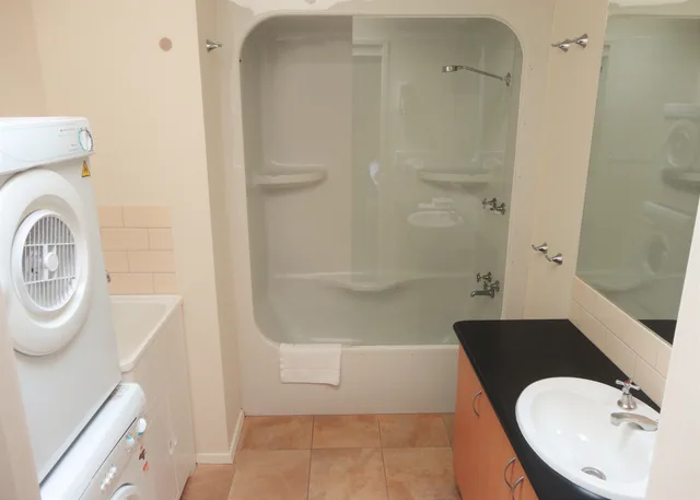 شقة بسرير كوين وسريرين فرديين بـ3 غرف نوم، Sovereign Park Motor Inn 4/5