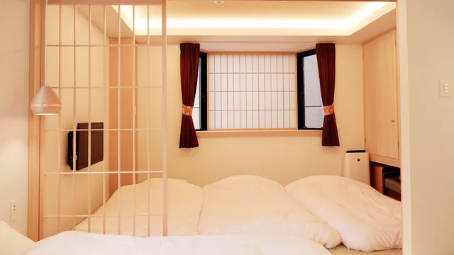 غرفة سوبيريور بسريرين منفصلين وفرشتي فوتون بحوض استحمام، Hotel Imagine Kyoto 8/10