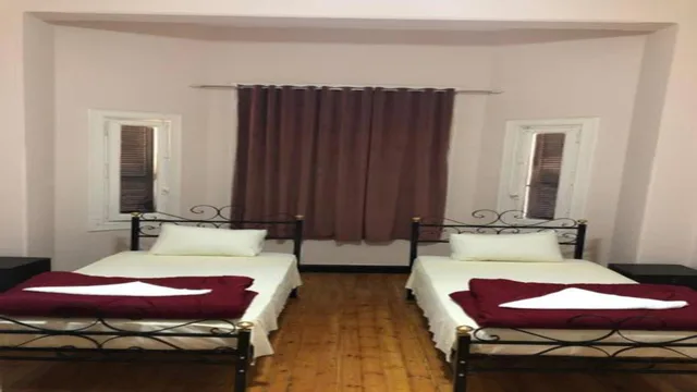غرفة ثلاثية بحمام خاص، Meramees Hostel 1/2