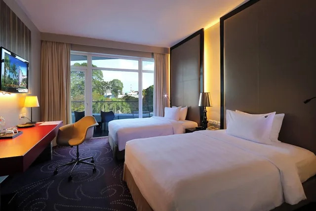 غرفة ديلوكس بسريرين منفصلين بإطلالة على المدينة، Hard Rock Hotel Pattaya 1/8