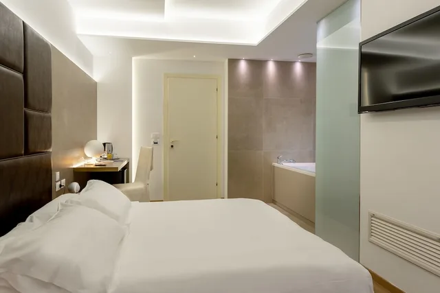 جناح بسرير كينج بجاكوزي، Hotel Polo 3/10