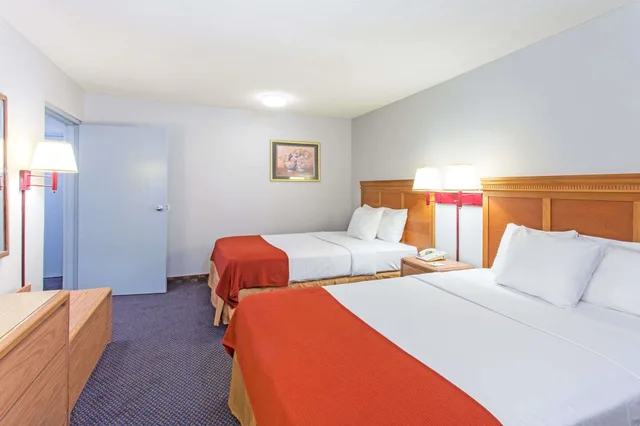 جناح استوديو بسريرين مزدوجين، Days Inn by Wyndham Valdosta I-75 1/10