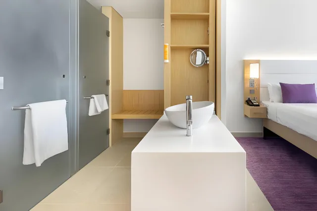 غرفة سوبيريور، Premier Inn Dubai Ibn Battuta Mall 1/2
