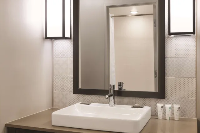 جناح استوديو بريميوم بسريرين كوين بشرفة مع أريكة، Country Inn Suites By Radisson Sevierville Kodak Tn 3/3