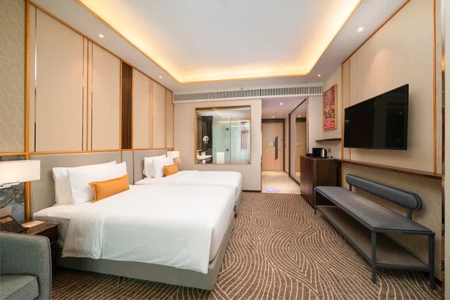 غرفة تنفيذية ديلوكس بسريرين منفصلين بإطلالة على المدينة، Fili Hotel at NUSTAR Resort & Casino Cebu 1/3