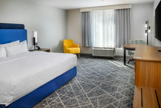 غرفة بسرير كينج لذوي الإعاقة، Hampton Inn by Hilton St Louis Airport 1/7