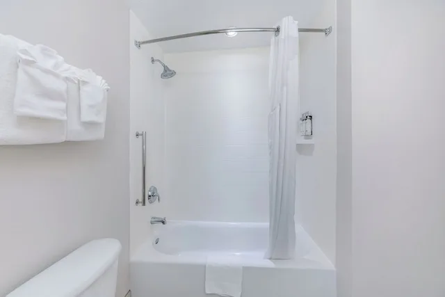 غرفة قياسية بسرير كينج لذوي الإعاقة، Holiday Inn Express Hotel And Suites Medford Central Point 4/6