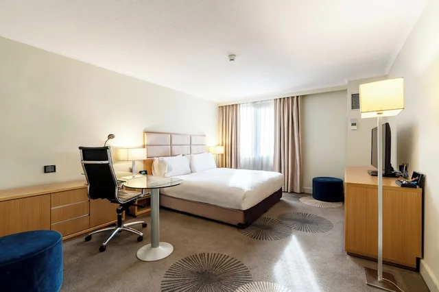 غرفة بريميوم بسرير كينج، Holiday Inn Parramatta 3/10