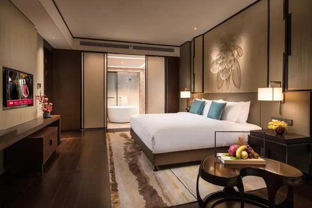 Standard, 2 Double Beds, Bay View، Hualuxe Hotels Resorts Xiamen Haicang 5/9
