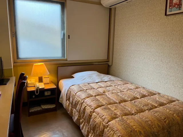 غرفة صغيرة بسرير مزدوج، Oka Hotel 1/2