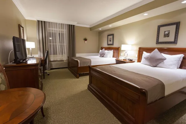 غرفة بسرير كينج وسريرين كوين، Best Western Plus The Arden Park Hotel 1/7