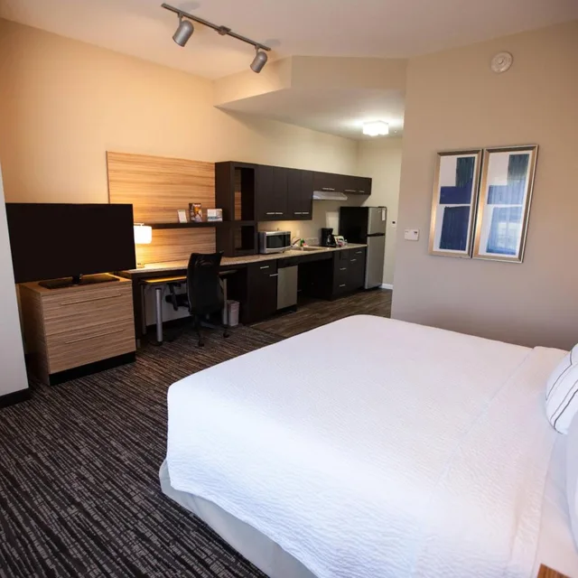 استوديو بسرير كينج أو كوين بشرفة، Towneplace Suites By Marriott Boynton Beach 2/4
