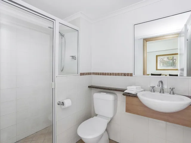 1 Bedroom, Spa, Suite, Queen Bed، Mantra In The Village 3/6