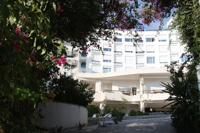 Bougainville Bay Hotel، ساراندا 2/78