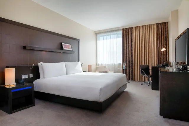 2 Bedrooms, Connecting, Family, 2 Double Beds, Hilton London Canary Wharf 6/10
