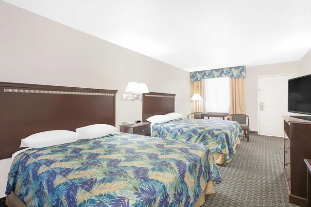غرفة بسريرين مزدوجين، Super 8 by Wyndham Corpus Christi 4/6