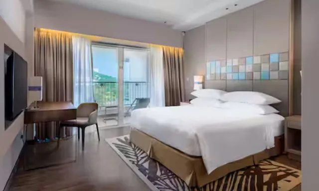غرفة ديلوكس بسرير مزدوج بشرفة، Doubletree Resort By Hilton Penang 1/1