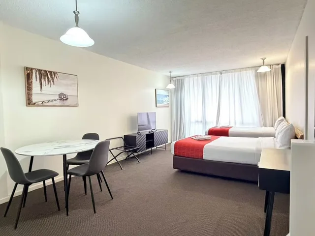 استوديو بسرير كوين، The Summit Apartments 6/8