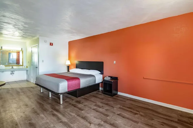 غرفة ديلوكس بسرير كينج للمدخنين، Motel6 Portsmouth, VA 10/10