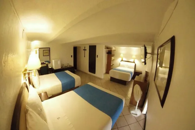 Family, 1 Single and 2 Double Beds، Collection O Hotel Del Portal, Puebla 5/9
