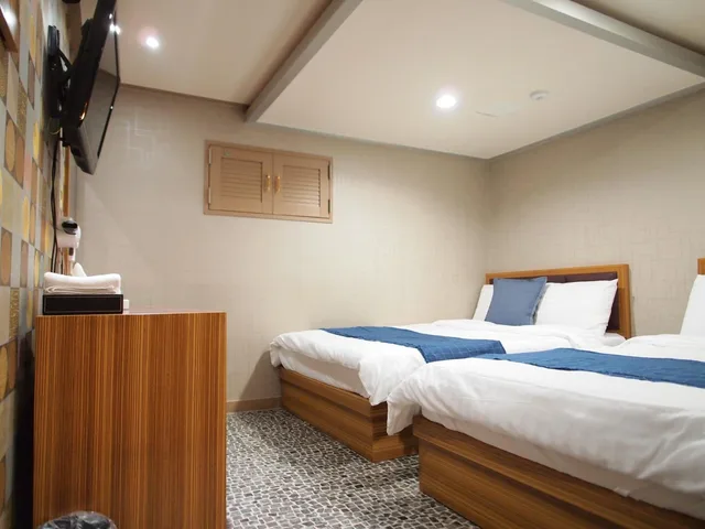غرفة رباعية بحمام خاص، Hostel J Stay 1/2