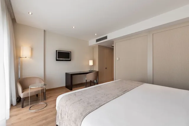 Room, Double or Twin Bed, Eurostars Das Letras 3/10