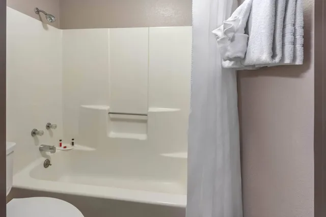 غرفة بسرير كوين لذوي الإعاقة، Super 8 by Wyndham Cortez/Mesa Verde Area 5/5