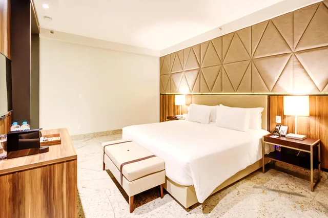جناح بإطلالة على المسبح، DoubleTree by Hilton Foz do Iguacu 2/10