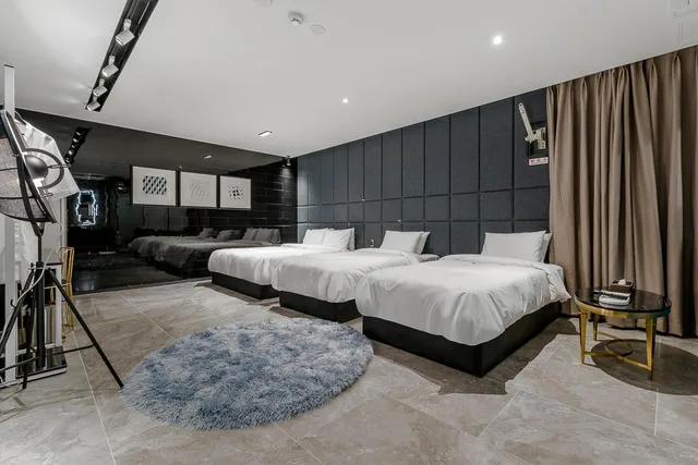 جناح ثلاثي بسرير مزدوج وسريرين منفصلين، Air Sky Hotel Busan 2/2
