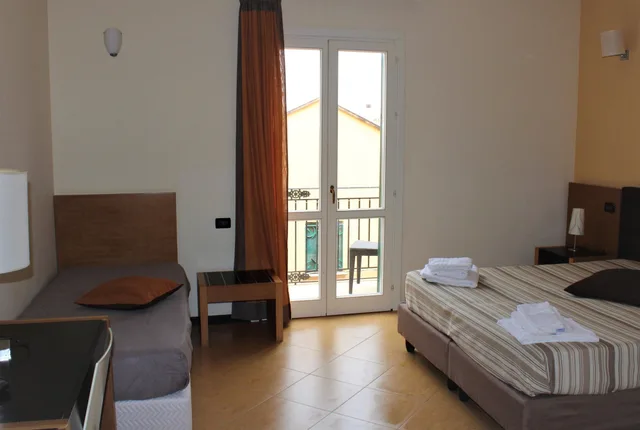 غرفة ثلاثية بثلاثة أسرّة، Cerri Hotel 3/8
