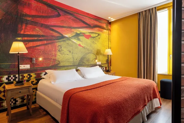جناح جونيور، HOTEL L'ANTOINE 1/6