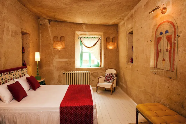 جناح بسرير كوين، Hezen Cave Hotel 2/10
