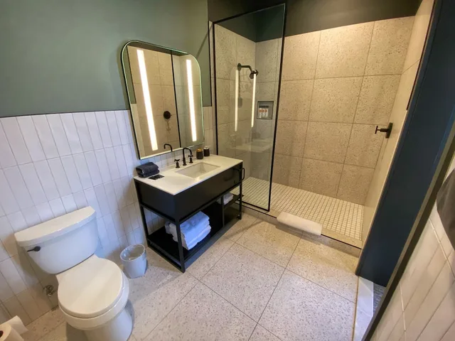 غرفة ديلوكس بسريرين كوين، Kinn Guesthouse Downtown 2/2