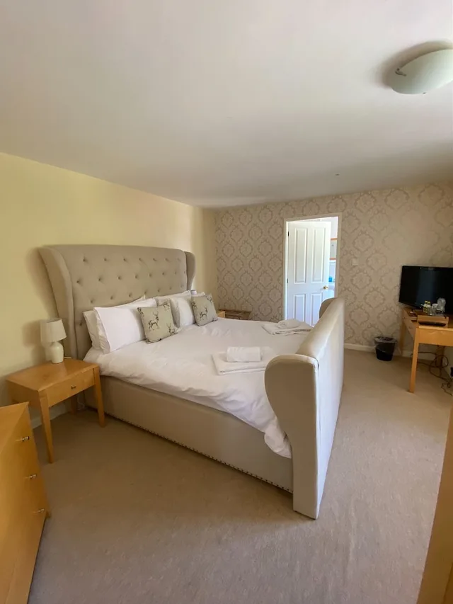غرفة كلاسيكية بسرير كينج، Burlton Inn 1/8