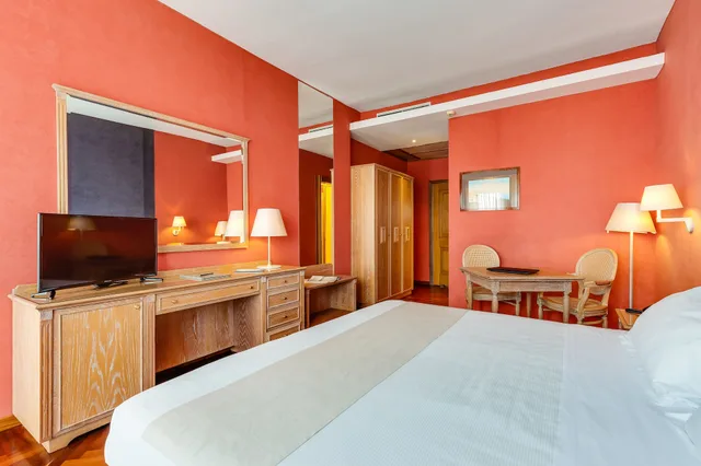 غرفة تنفيذية بسريرين منفصلين بشرفة، Culture Hotel Villa Capodimonte 4/9