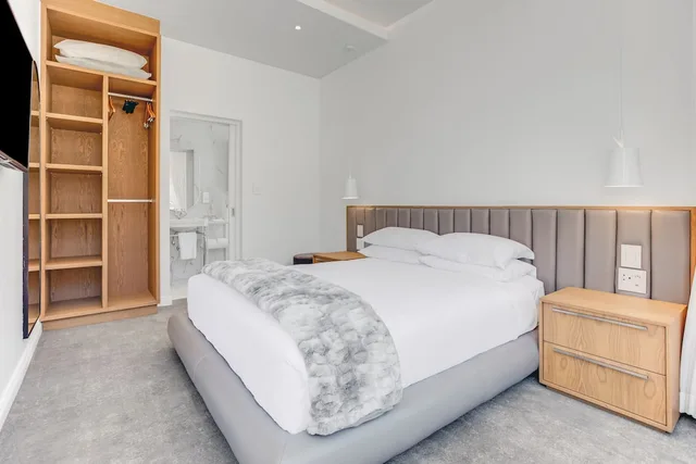 2 Bedrooms, Suite, 2 King Beds, The Marly Hotel 3/10