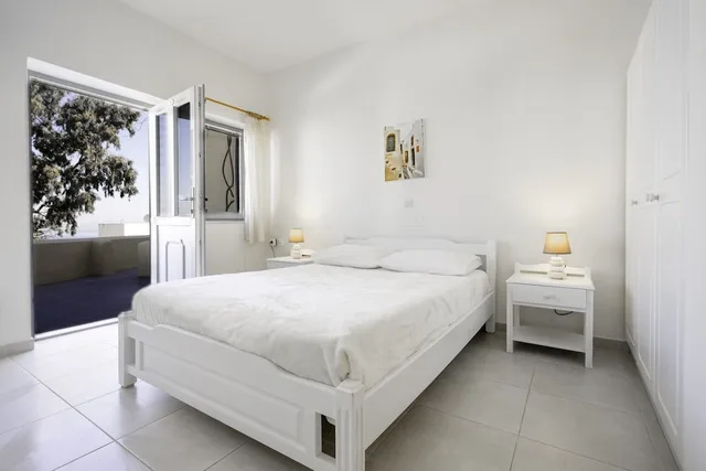 غرفة قياسية بسرير مزدوج بشرفة، Ersi Villas 6/10