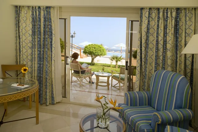 غرفة قياسية بسرير كينج بإطلالة على الحديقة، Old Palace Resort Sahl Hasheesh 8/8