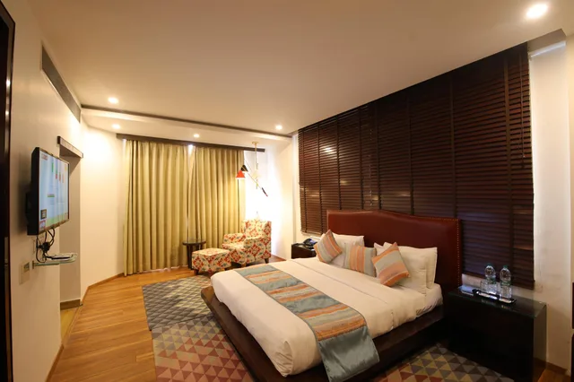 جناح، Hotel Natraj 1/2