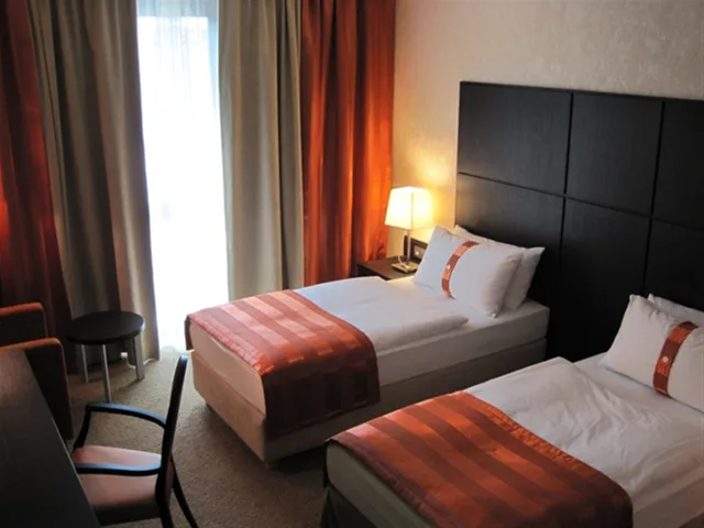 Standard, Twin Beds, Holiday Inn Trnava 2/3