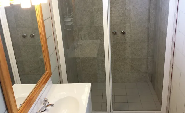 غرفة قياسية بسرير كوين، Daylesford Central Motor Inn 2/2