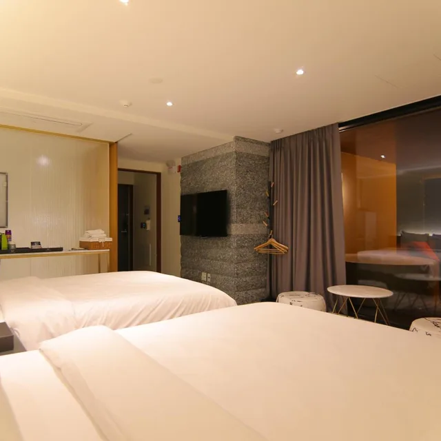 غرفة بسريرين منفصلين بإطلالة، Hotel Gite 6/10