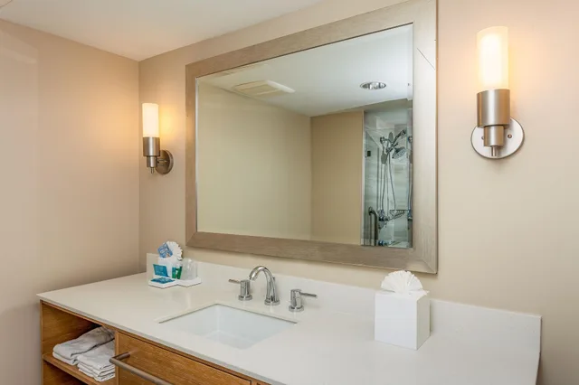 Suite, Multiple Beds, Ground Floor, Accessible، Holiday Inn Express and Suites La Jolla - Windansea Beach 4/4