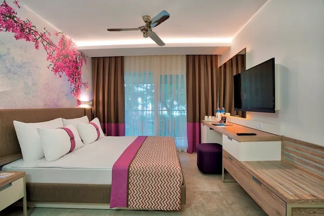 غرفة قياسية بسريرين منفصلين بإطلالة على البحر، Pirates Beach Club All Inclusive 3/10