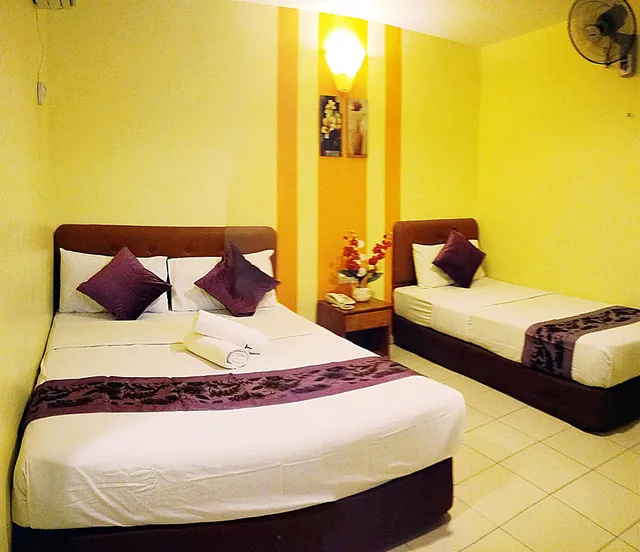 3 Bedrooms, Family, Triple, Twin Beds, No Window، Sun Inns Hotel Sunway City Ipoh 1/3