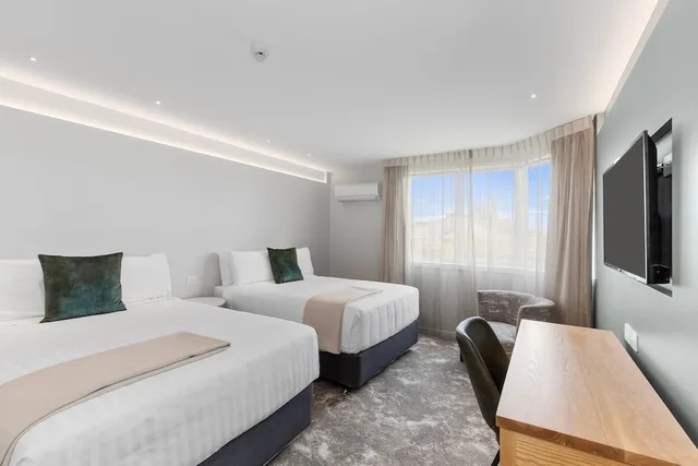 Upgrade, 2 Double Beds، Hotel Elms Christchurch, Ascend Hotel Collection 3/9