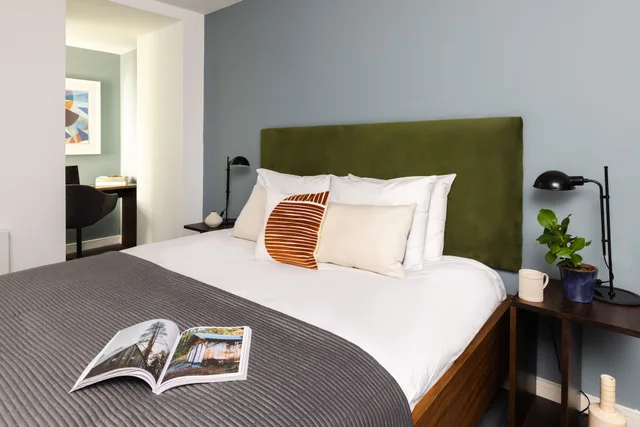 Room, 2 Double Beds, 3 Double Beds, Native Hyde Park 3/9