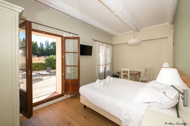 Deluxe, King Bed, Terrace, Domaine Cie 3/5
