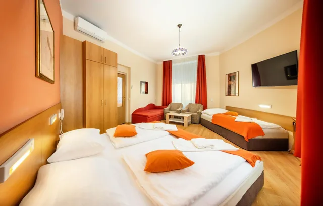 شقة بغرفتي نوم، Hotel Golden City Garni 1/5