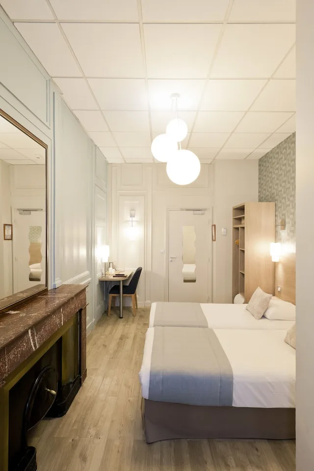 غرفة سوبيريور بسرير مزدوج أو سريرين منفصلين، Hotel Du Dauphin 4/9